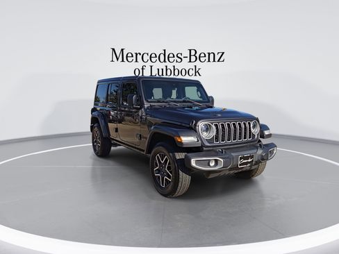 Used 2025 Jeep Wrangler Unlimited Sahara AWD/4WD image 3