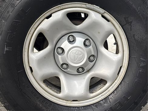 Used 2018 Toyota Tacoma SR5 AWD/4WD image 29