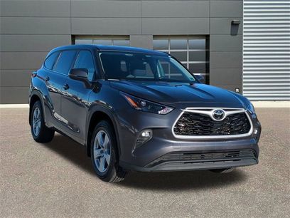 Used 2024 Toyota Highlander LE