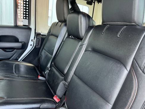 Used 2021 Jeep Wrangler Unlimited Rubicon w/ Trailer Tow Package AWD/4WD image 53