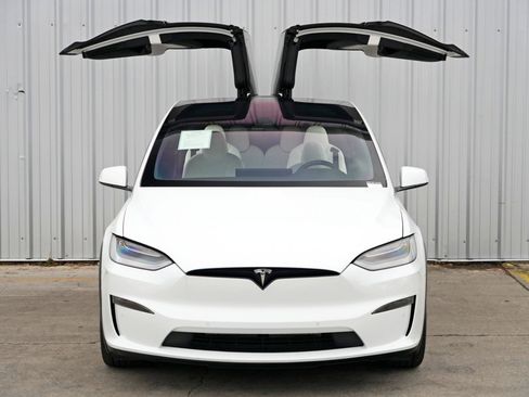 Used 2022 Tesla Model X image 49