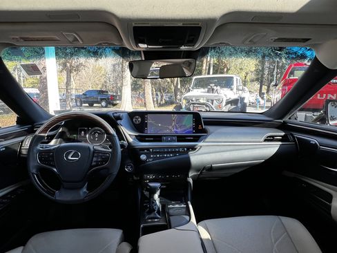 Certified 2021 Lexus ES 300h Ultra Luxury w/ Accessory Package 2 image 35