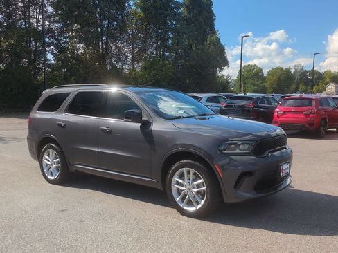 Used 2024 Dodge Durango GT AWD/4WD image 3