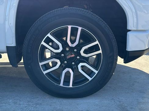 Used 2024 GMC Sierra 1500 AT4 w/ Technology Package image 8