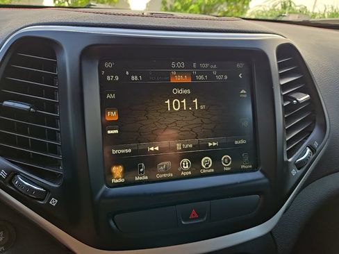 Used 2017 Jeep Cherokee Trailhawk w/ Comfort/Convenience Group AWD/4WD image 51