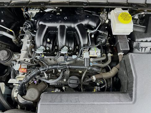 Used 2024 Nissan Pathfinder S FWD image 38