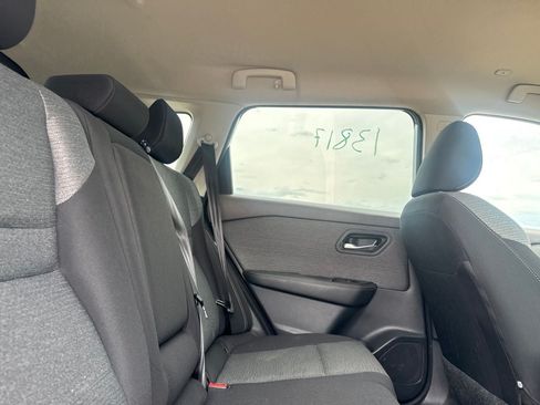 Used 2023 Nissan Rogue SV FWD image 30