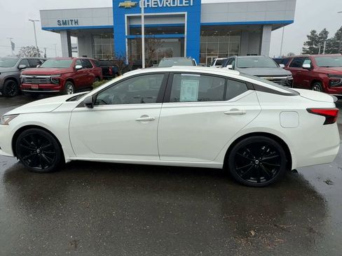 Used 2022 Nissan Altima 2.5 SR w/ Midnight Edition Package image 4