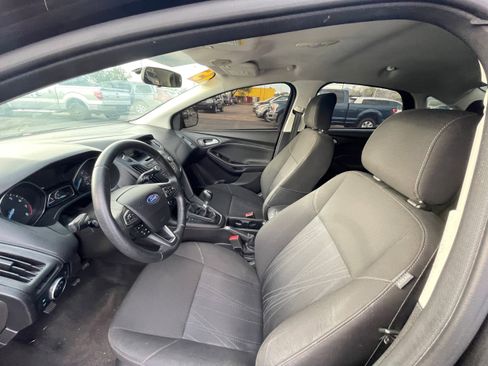 Used 2015 Ford Focus SE w/ SE Ecoboost Package image 9
