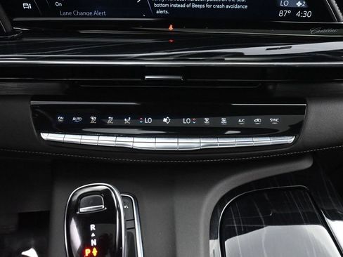 Used 2024 Cadillac Escalade ESV Sport AWD/4WD image 39