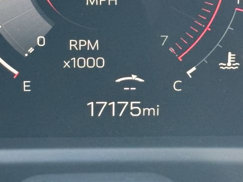 Used 2025 GMC Acadia Denali w/ Super Cruise Package image 22