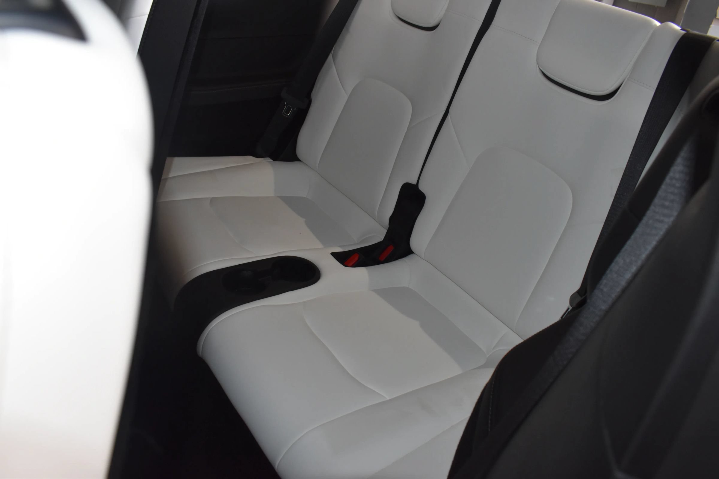 Used 2024 Tesla Model Y Long Range RWD image 8