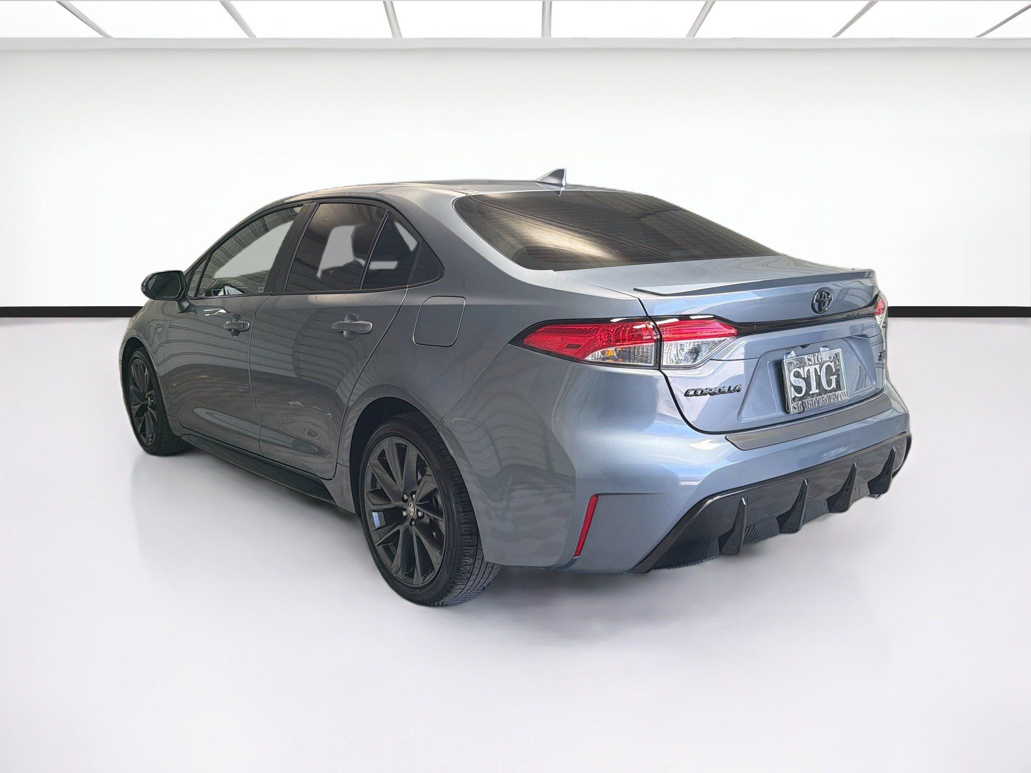 Used 2025 Toyota Corolla SE FWD image 6