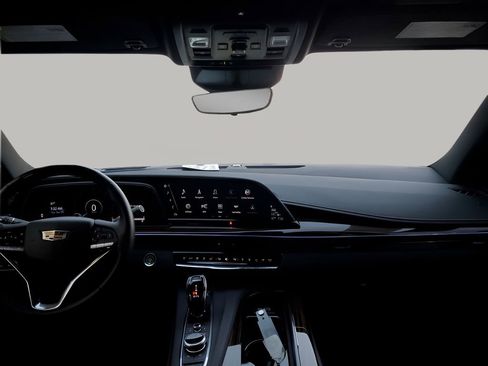 Certified 2024 Cadillac Escalade Premium Luxury image 25