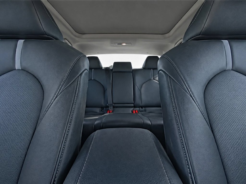 Used 2020 Toyota Camry XSE FWD image 23