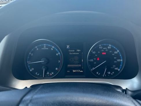 Used 2018 Toyota RAV4 LE AWD/4WD image 17