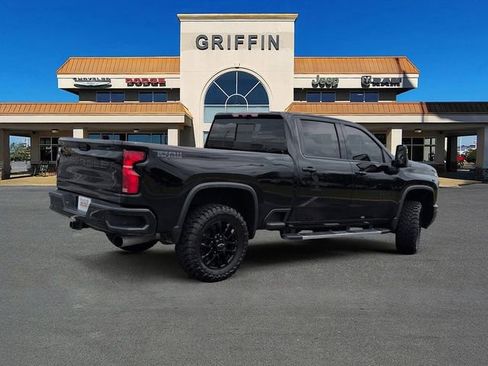 Used 2025 Chevrolet Silverado 2500 LTZ w/ LTZ Plus Package AWD/4WD image 4