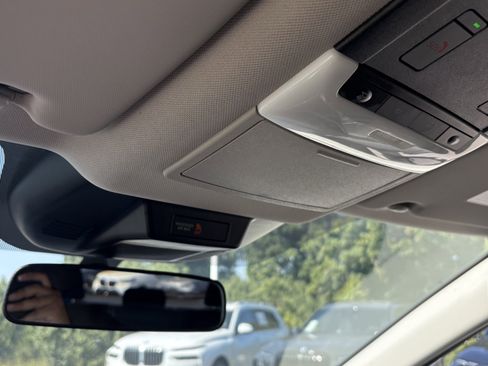 Used 2024 Nissan Rogue SV image 28