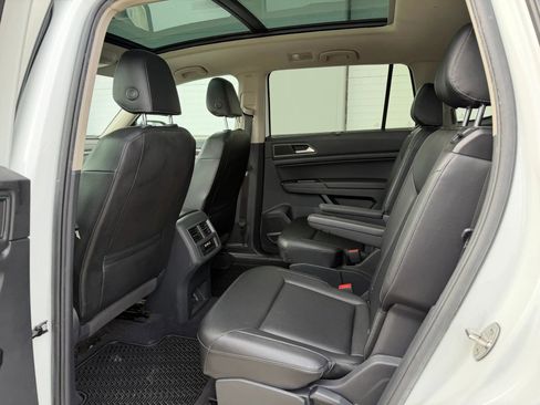 Used 2019 Volkswagen Atlas SE w/ Panoramic Sunroof Package image 11