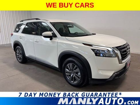 Used 2024 Nissan Pathfinder SV image 1