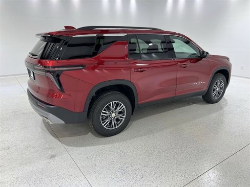 New 2026 Chevrolet Traverse LT w/ Driver Confidence Package image 5