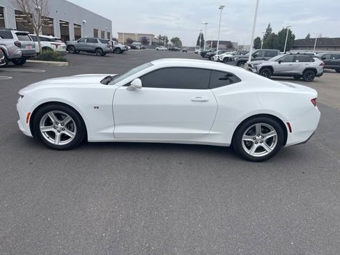Used 2018 Chevrolet Camaro LT image 8
