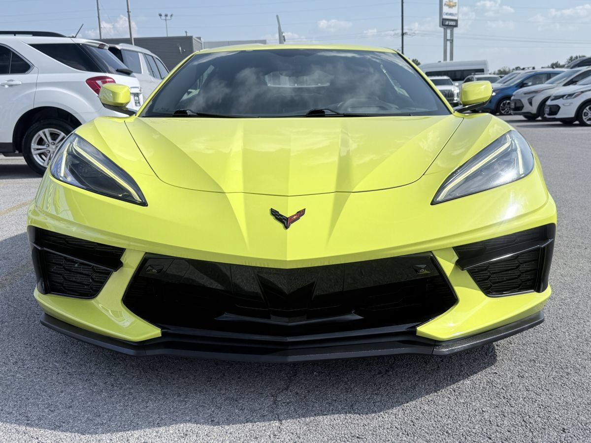 Used 2021 Chevrolet Corvette Stingray Preferred Cpe w/ Z51 Performance Package RWD image 2