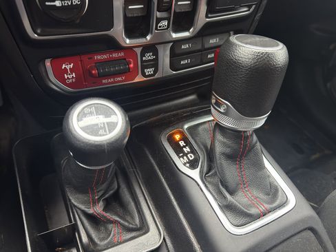 Used 2020 Jeep Gladiator Rubicon image 21