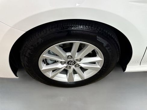 Used 2025 Toyota Camry LE image 30