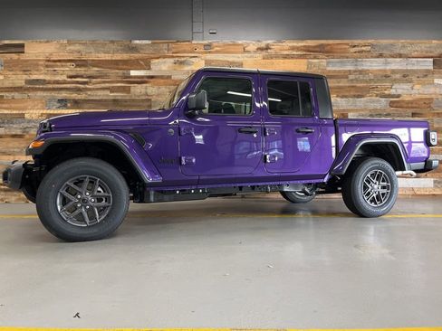 New 2026 Jeep Gladiator Sport image 20