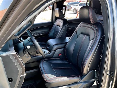 Used 2021 Ford Expedition Limited AWD/4WD image 8