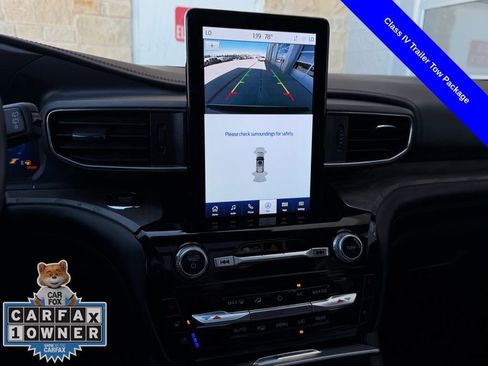 Used 2023 Ford Explorer Platinum w/ Technology Package image 9