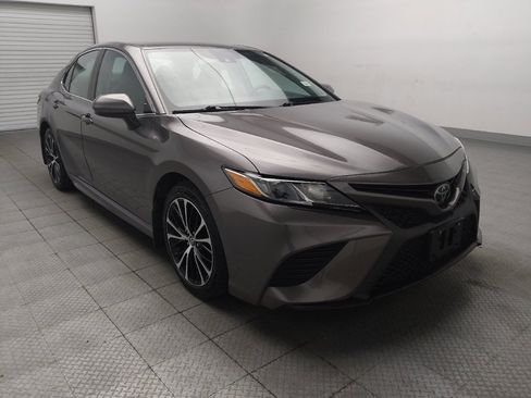 Used 2020 Toyota Camry SE FWD image 13