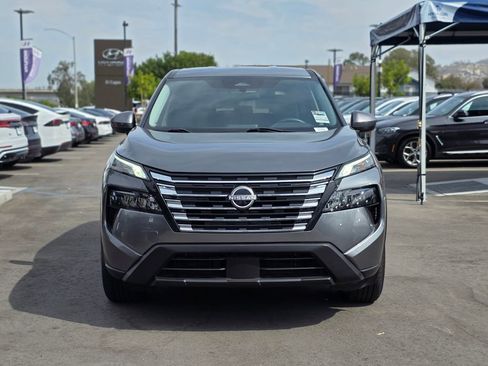 Used 2024 Nissan Rogue SV image 39