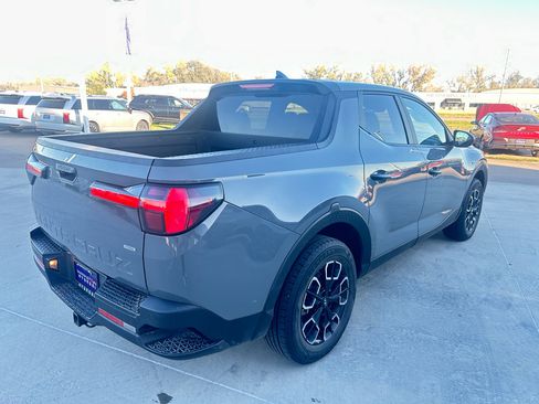 Used 2023 Hyundai Santa Cruz SE image 5