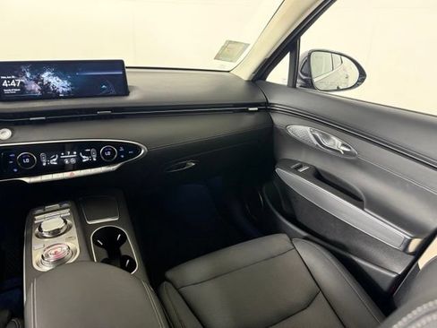 Used 2024 Genesis GV70 2.5T w/ Select Package AWD/4WD image 33