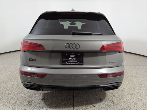 Certified 2024 Audi Q5 e Prestige image 6