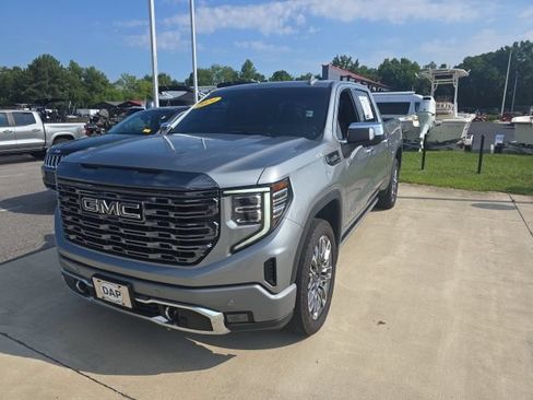 Used 2024 GMC Sierra 1500 Denali Ultimate AWD/4WD image 4