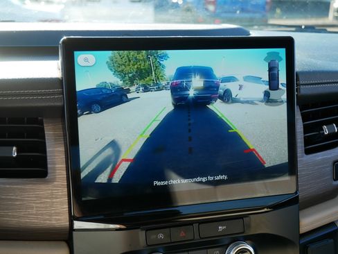 Certified 2024 Ford Expedition Limited image 33