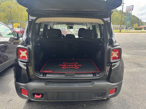 Used 2016 Jeep Renegade Trailhawk w/ Popular Equipment Group image 8