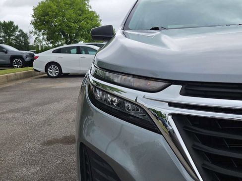 Certified 2023 Chevrolet Equinox LS w/ LS Convenience Package FWD image 11