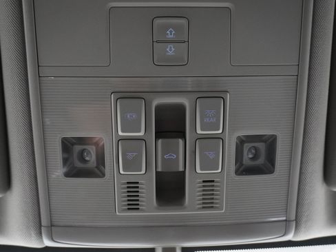 Used 2021 Volkswagen Atlas SE w/ Panoramic Sunroof Package image 26