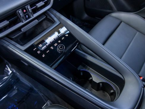 Certified 2025 Porsche Macan 4 Electric AWD/4WD image 36