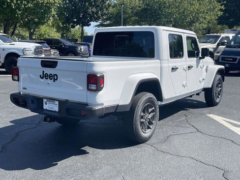 New 2025 Jeep Gladiator Sport image 8