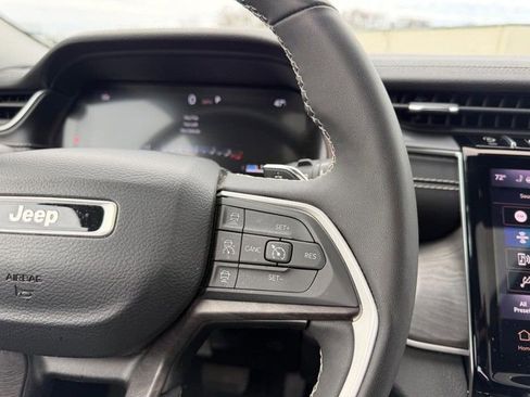 Used 2023 Jeep Grand Cherokee L Limited image 14