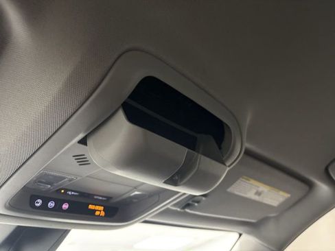 Used 2023 GMC Acadia SLE image 56