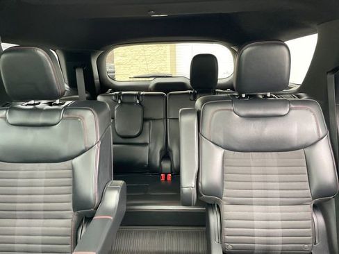 Used 2025 Ford Explorer ST-Line w/ ST-Line Street Pack image 40