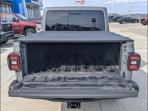 Used 2022 Jeep Gladiator Rubicon w/ LED Lighting Group image 16