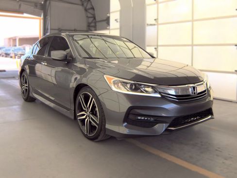 Used 2016 Honda Accord Sport image 4