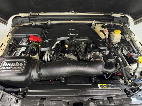 Used 2020 Jeep Gladiator Sport w/ Quick Order Package 24S AWD/4WD image 10